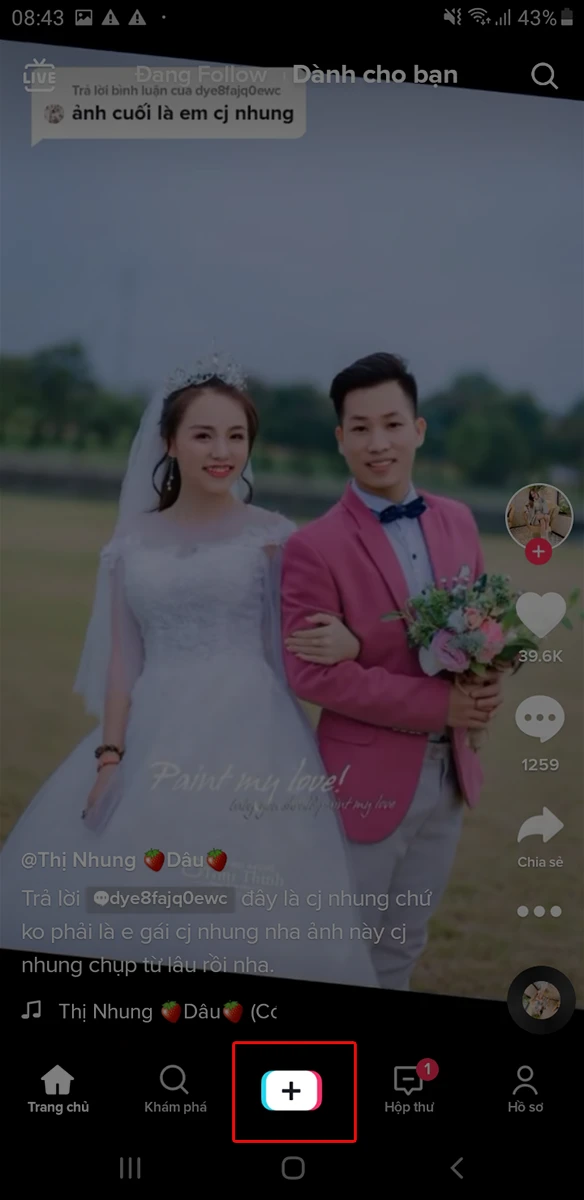 Vào Tik Tok rồi nhấn vào biểu tượng dấu cộng ở cuối màn hình để tạo video